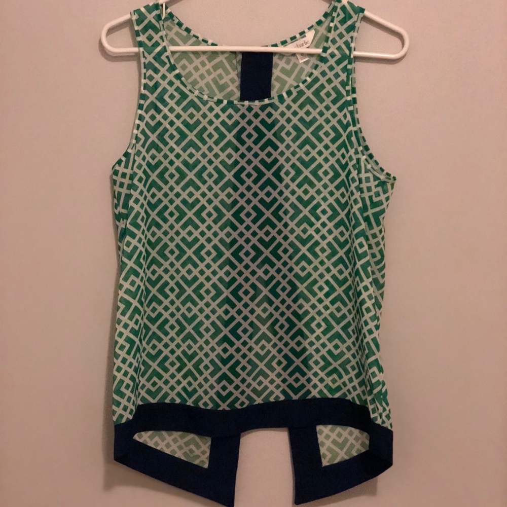 💕Charming Top💕 - Picture 4 of 7